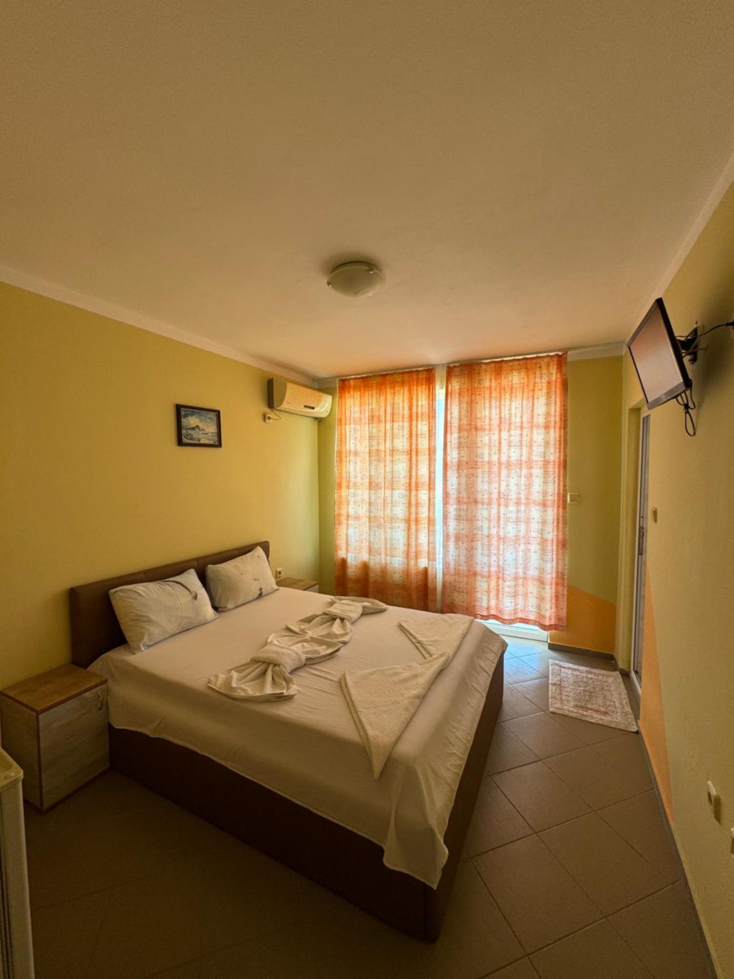 Hotel Laguna - Guest House Primorsko Zewnętrze zdjęcie