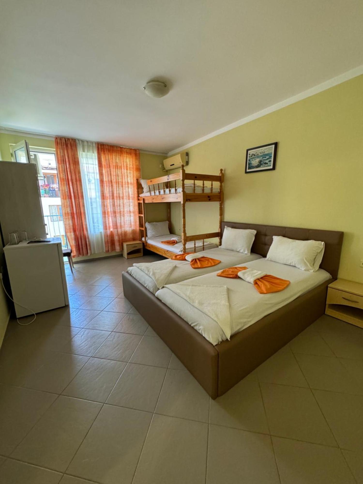 Hotel Laguna - Guest House Primorsko Zewnętrze zdjęcie
