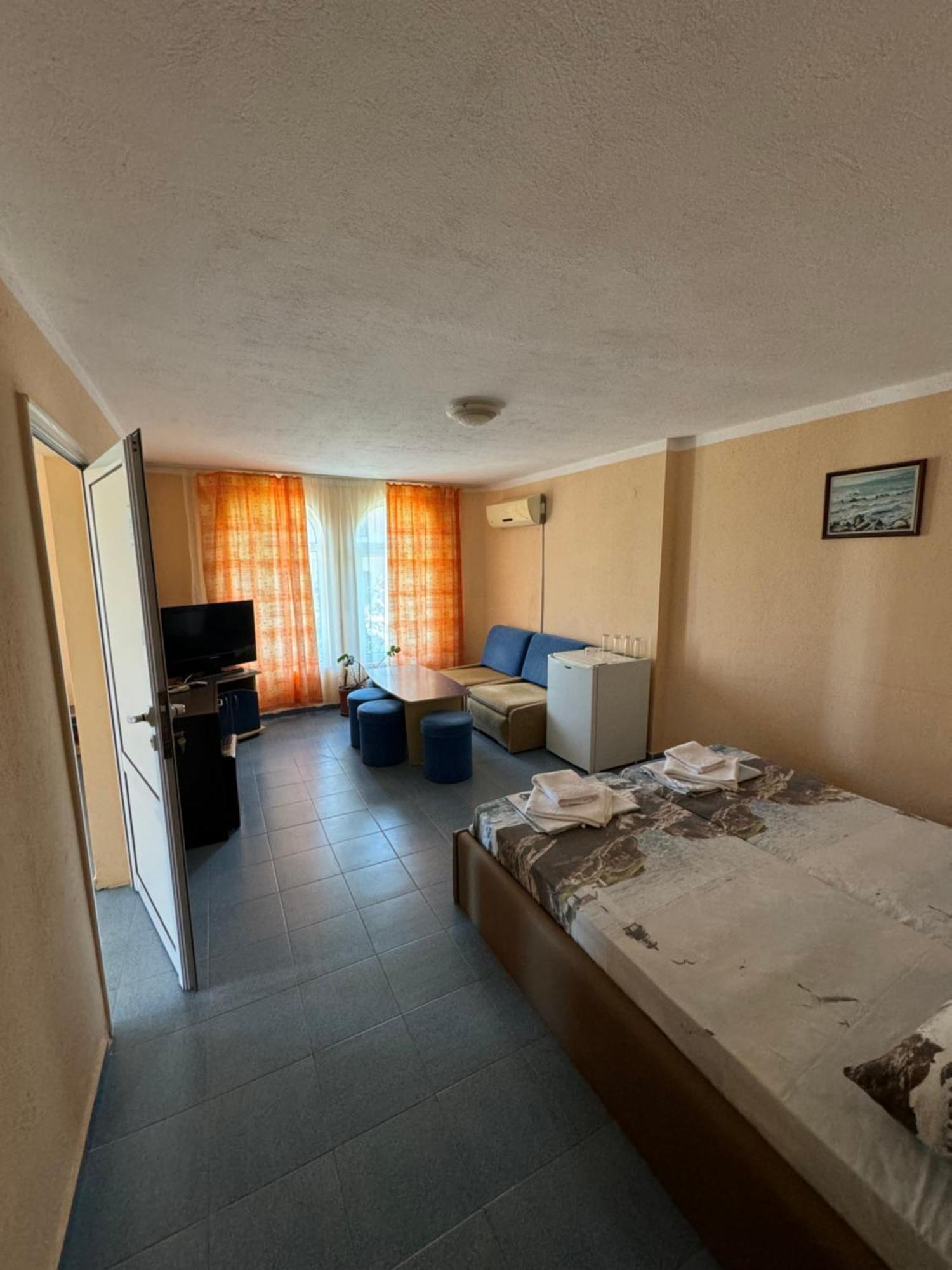 Hotel Laguna - Guest House Primorsko Zewnętrze zdjęcie