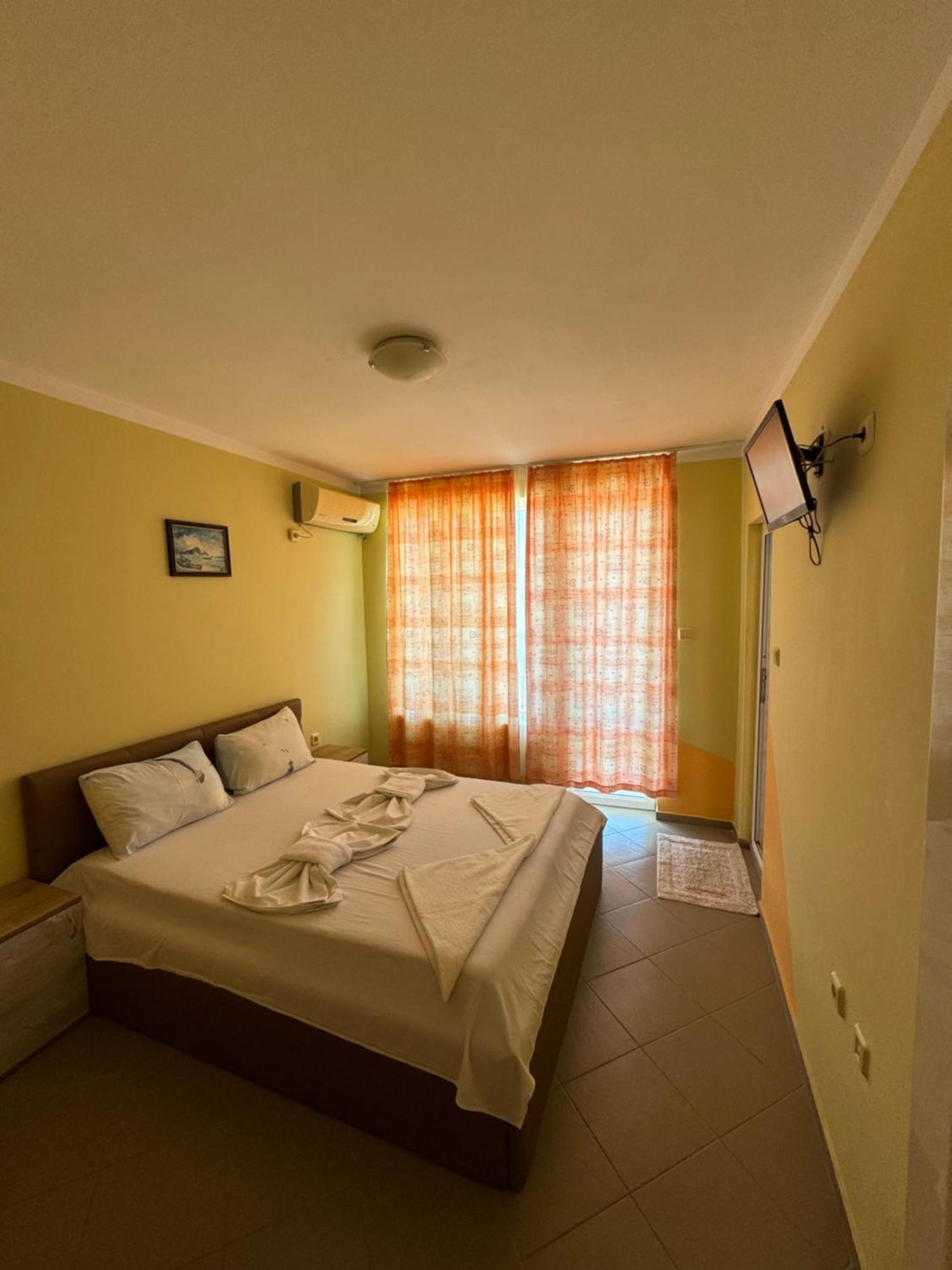 Hotel Laguna - Guest House Primorsko Zewnętrze zdjęcie