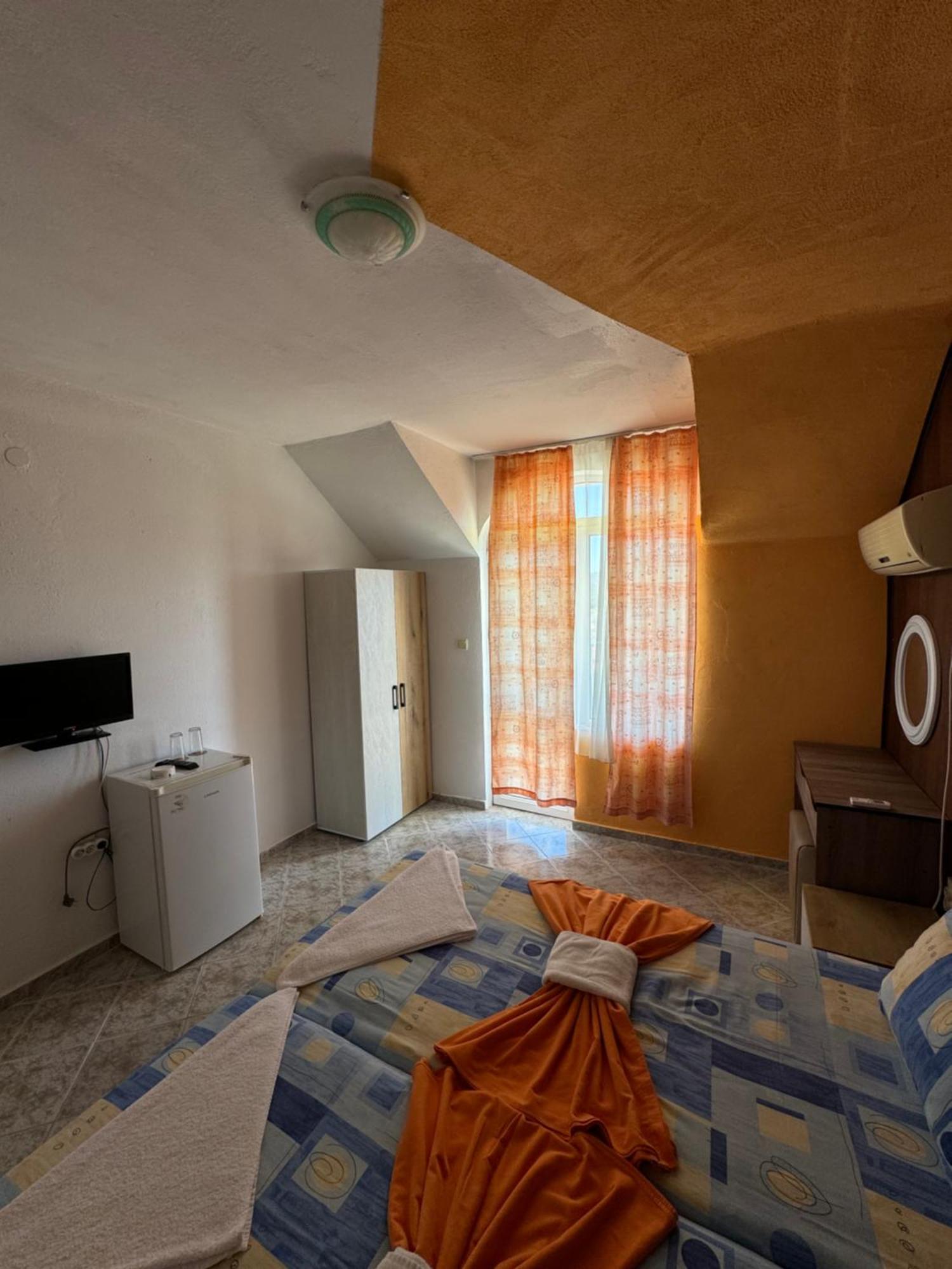 Hotel Laguna - Guest House Primorsko Zewnętrze zdjęcie