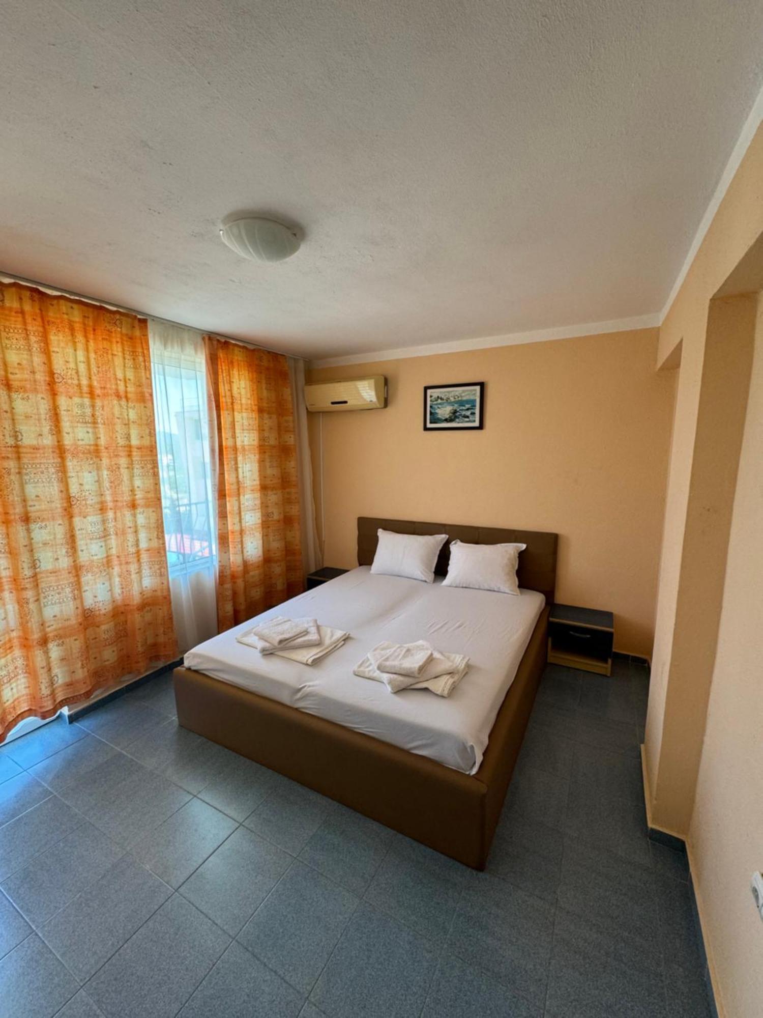 Hotel Laguna - Guest House Primorsko Zewnętrze zdjęcie