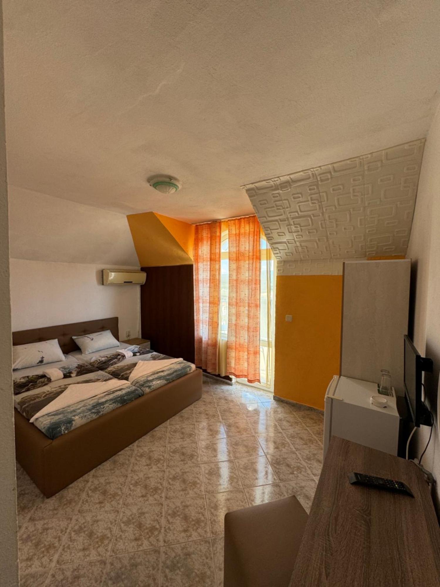 Hotel Laguna - Guest House Primorsko Zewnętrze zdjęcie