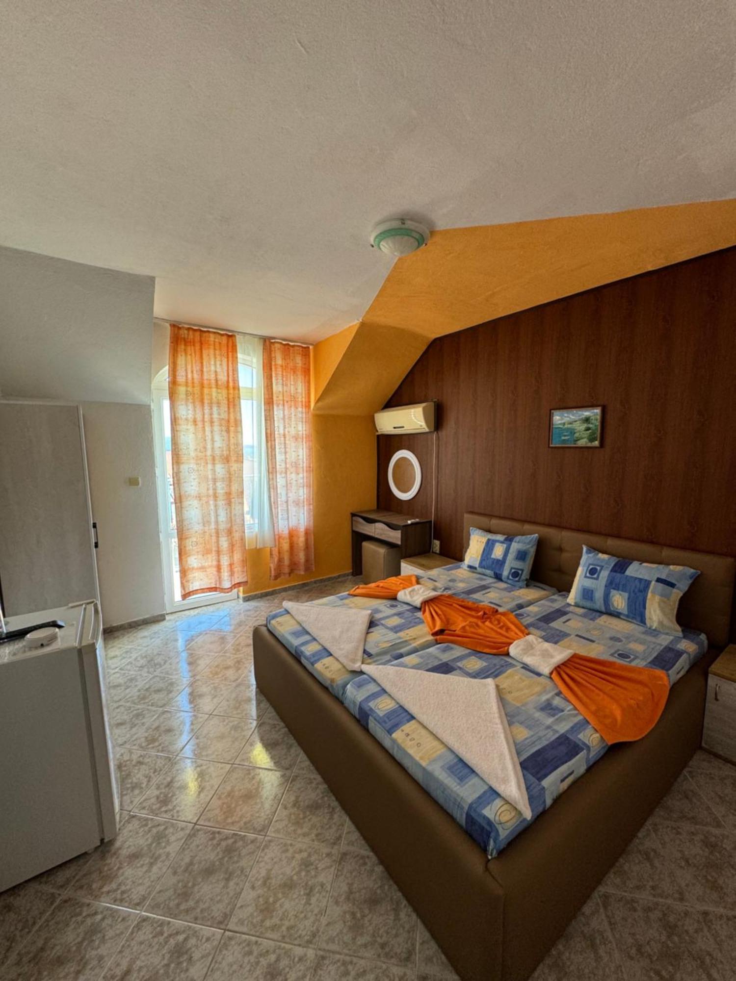 Hotel Laguna - Guest House Primorsko Zewnętrze zdjęcie